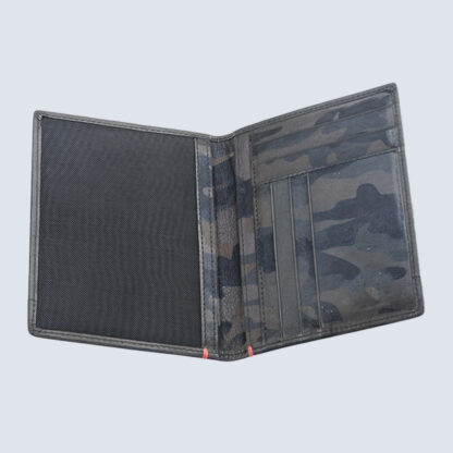 X 6536/A-MEN’S PASSPORT WALLET