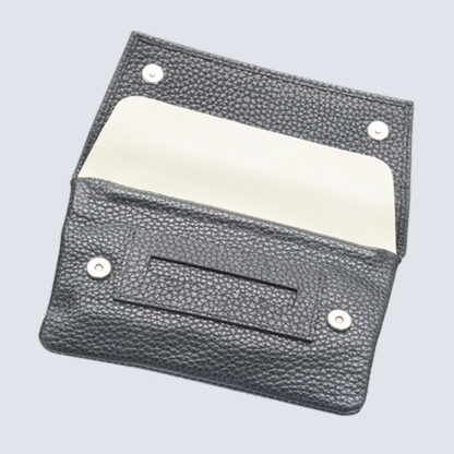 X 831 -TOBACCO POUCH